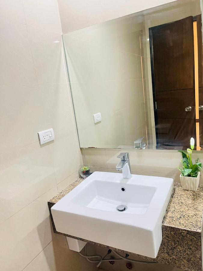 Mactan Newtown Beach Condo Île de Mactan Extérieur photo